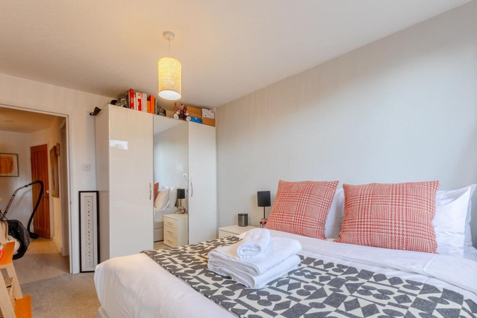 Stunning 1bd Flat W Garden Area Kentish Town! Londres
